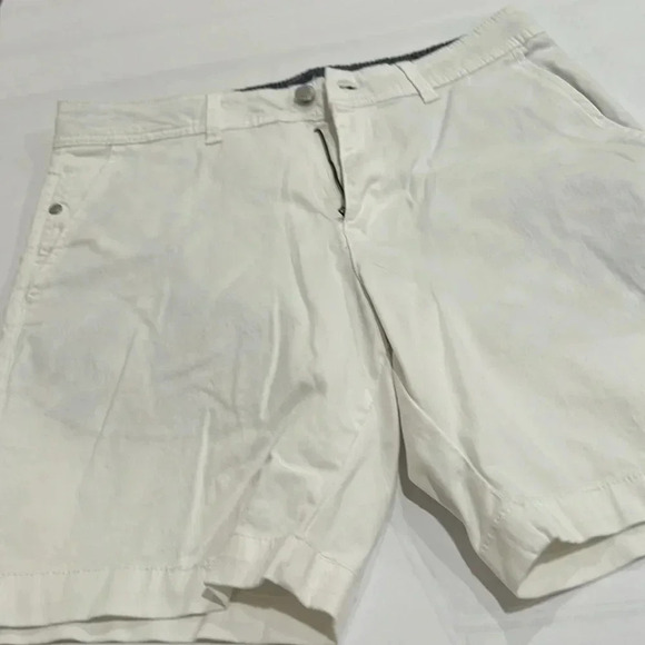 Michael Brandon Essentials shorts - Picture 2 of 8